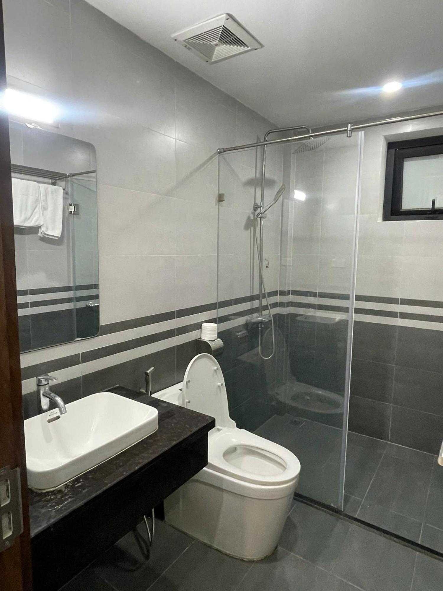 Era Apartment Xuan Thuy Hanoi Bagian luar foto