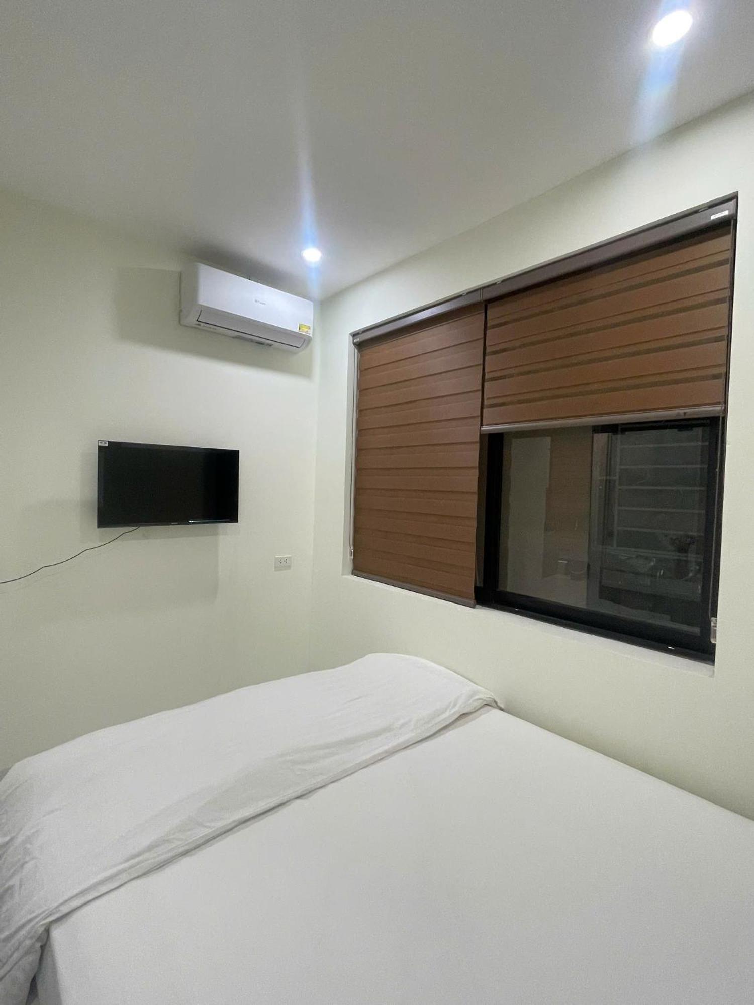 Era Apartment Xuan Thuy Hanoi Bagian luar foto