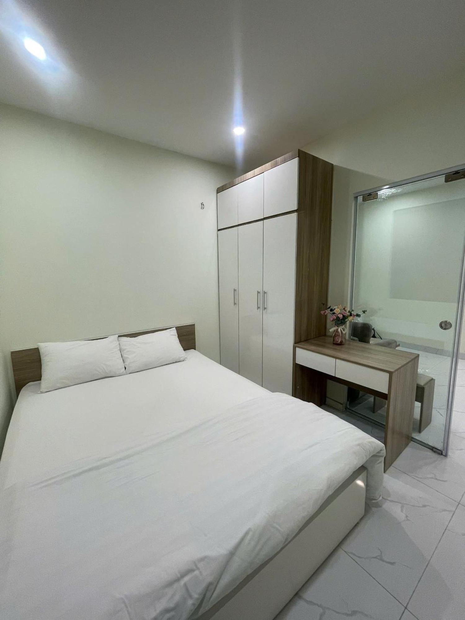 Era Apartment Xuan Thuy Hanoi Bagian luar foto